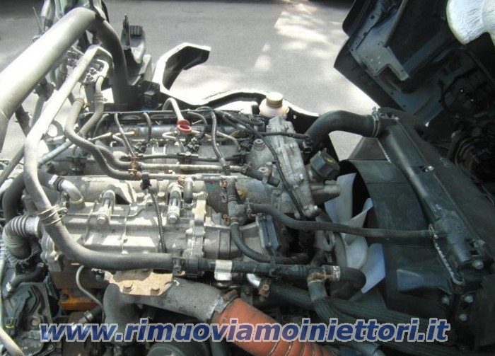 Rimuoviamo iniettori da Mitsubishi Canter Fuso
                con il motore 3.0 Euro 5 2010-2014